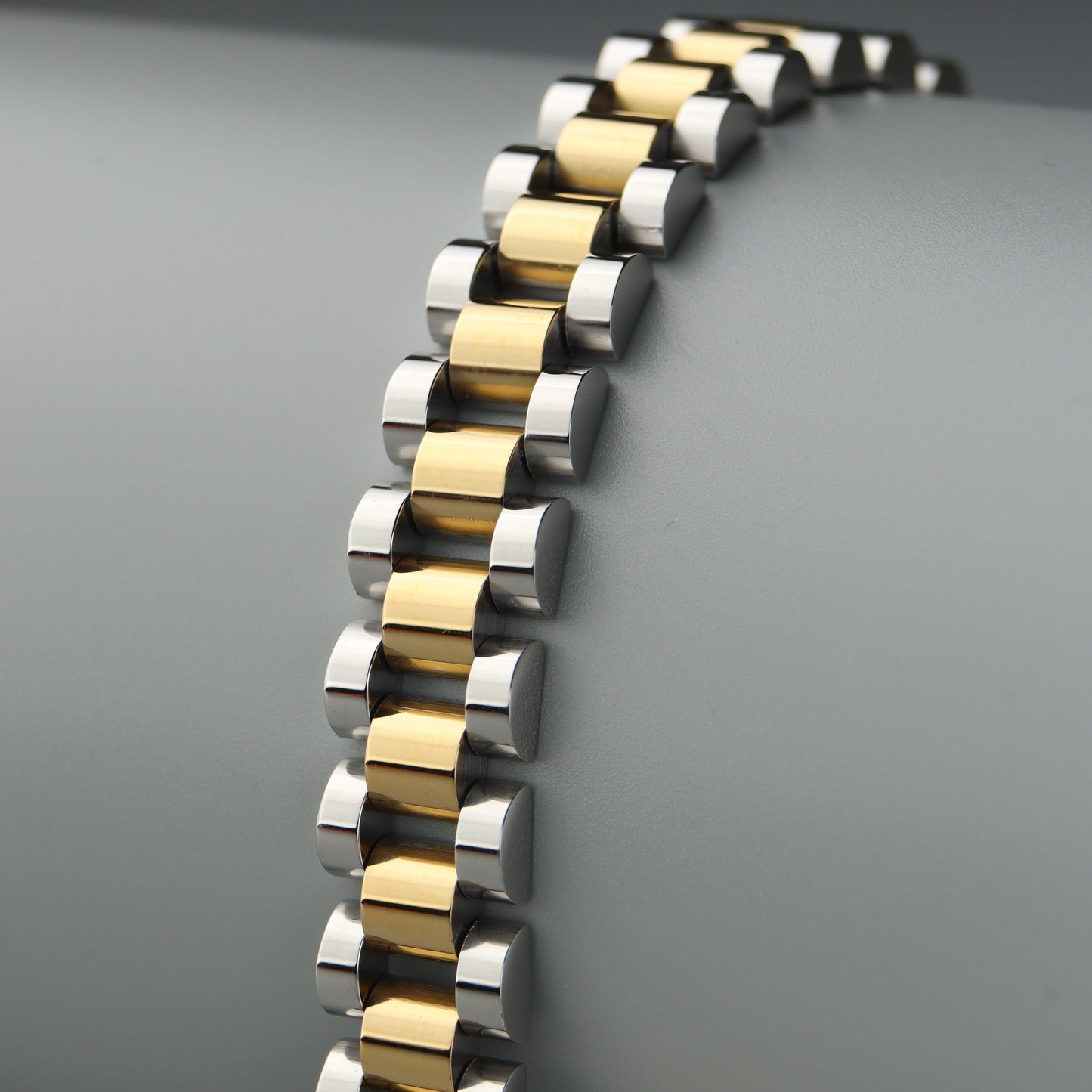 CYRUS Two Tone Strap Clasp Lock Bracelet