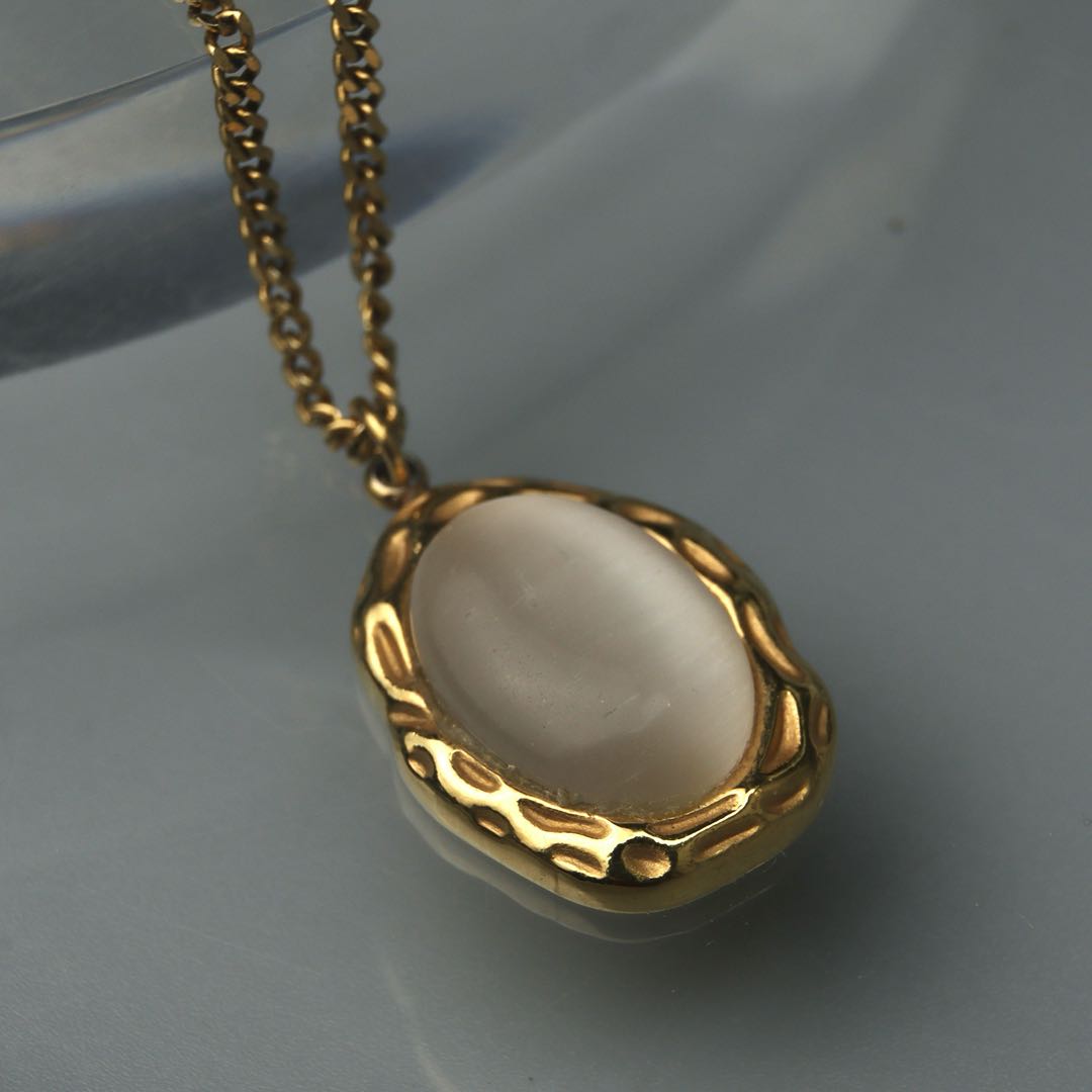 ADELE Synthetic Pearl Necklace