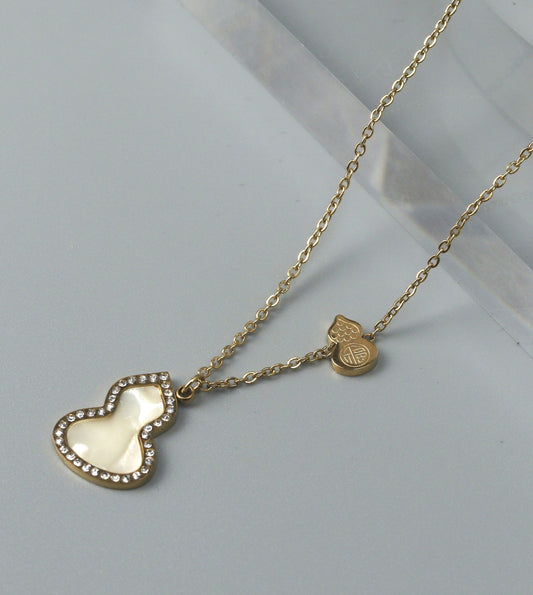 AVERY Double Gourd Pendant Chain Necklace