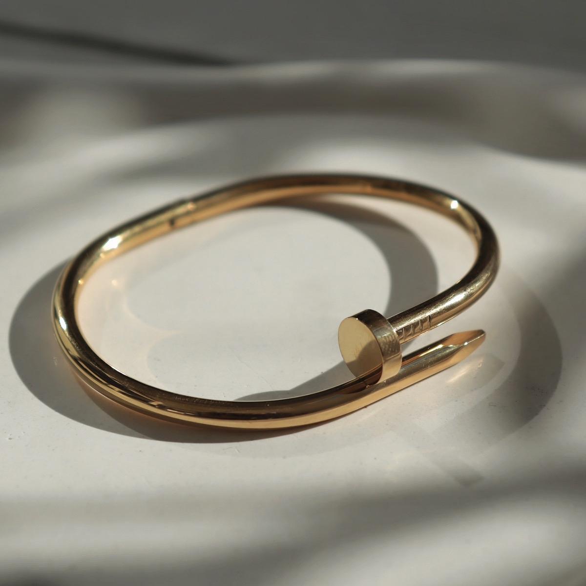 TREUX Nail Bangle
