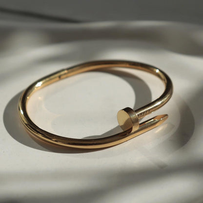 TREUX Nail Bangle