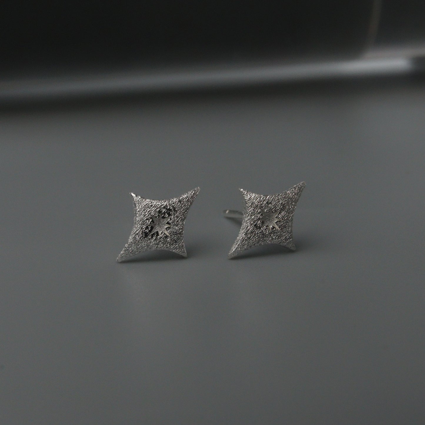 ZURI S925 Silver Star Engraved Scratched Style Stud Earrings