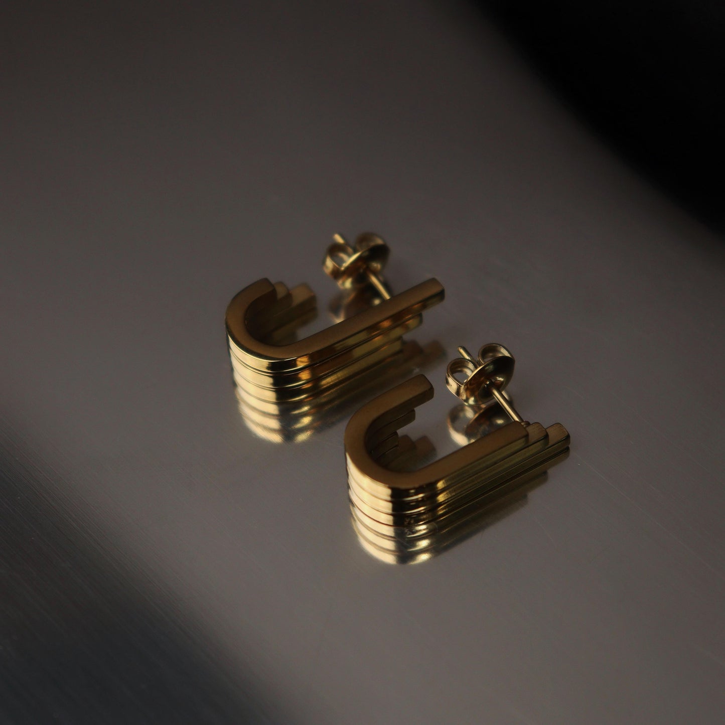 GAEL 3 Layered J-Shaped Stud Earrings