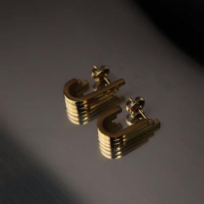 GAEL 3 Layered J-Shaped Stud Earrings