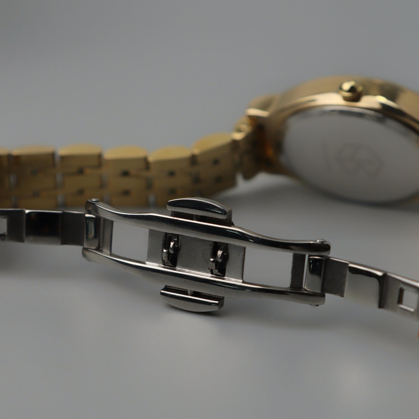 MORIN Minimalist Retro Oval Watch