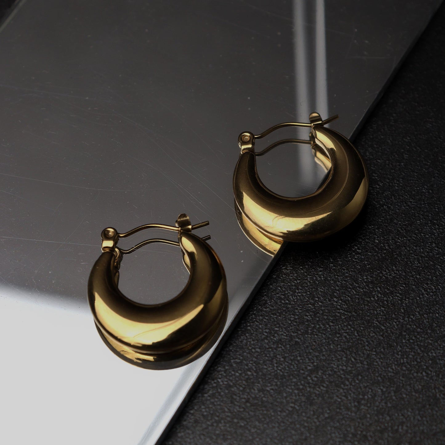 AVIONA Flat Hoop Earrings