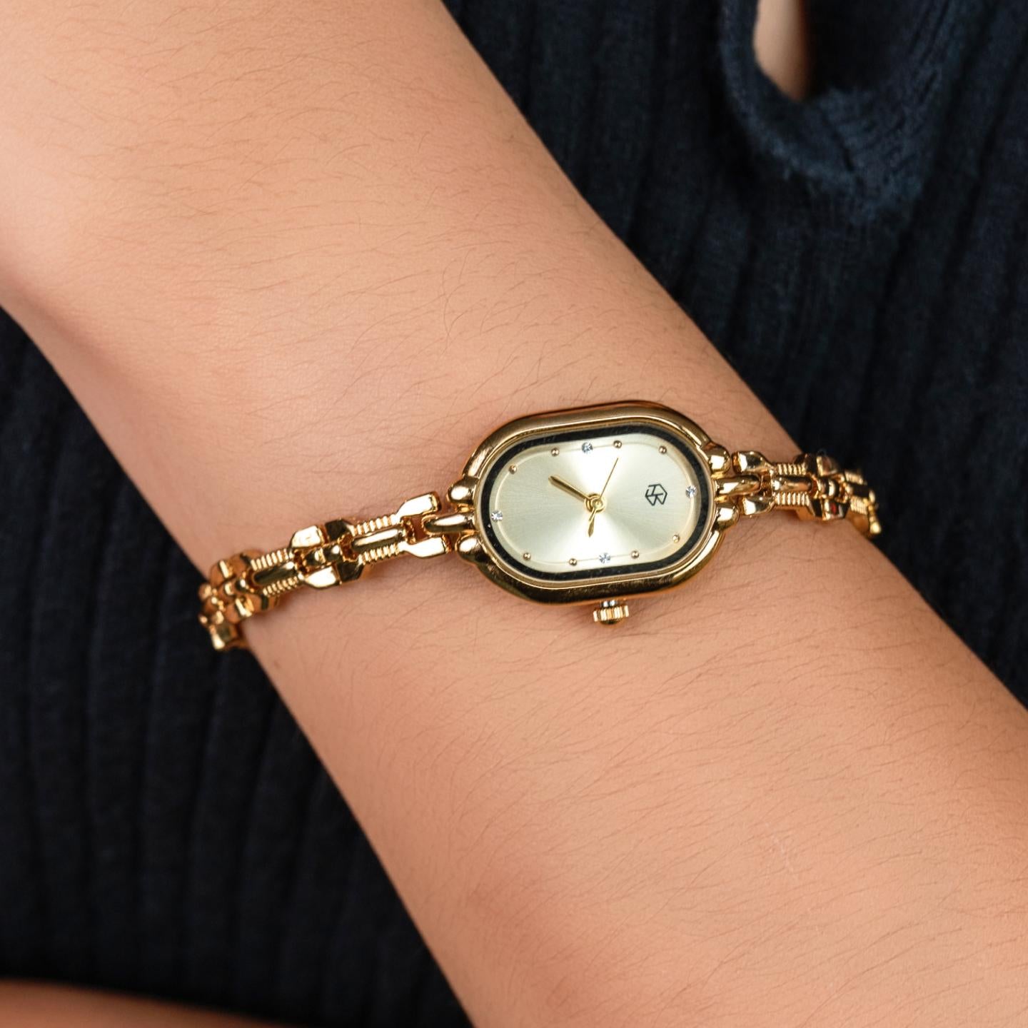 VERONICA Slim Retro Oval Dainty Women’s Wrist Watch