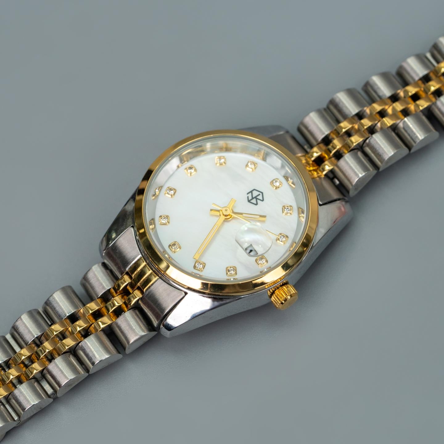 Time to Bloom Vintage Watches Collection