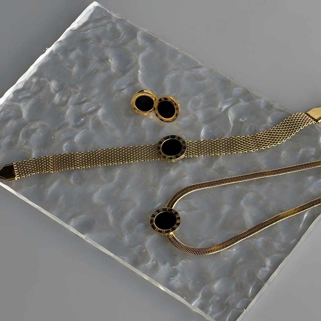 Black Round Collection Sets Of Necklace, Earrings & Bracelet