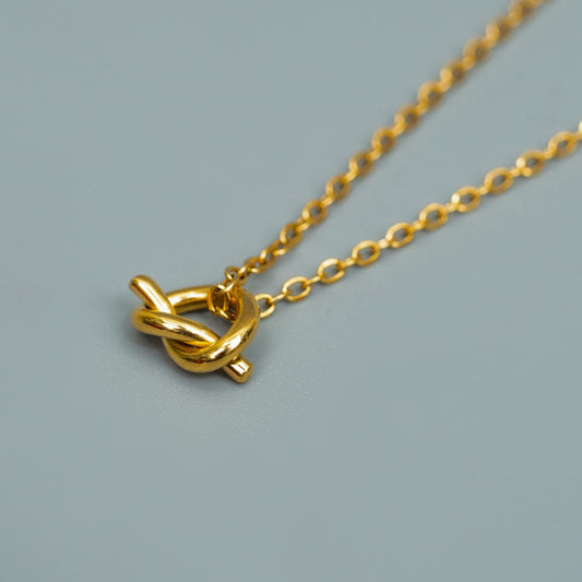 ROA Mini Love Knot Pendant Chain Necklace For Women's