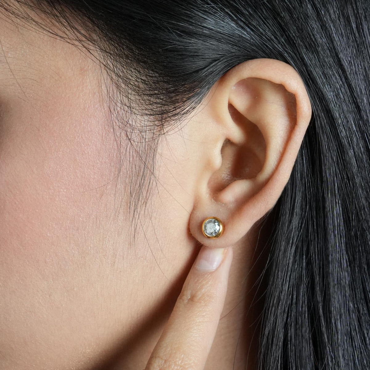 AUREN 6mm Round Stud Earrings for Women's