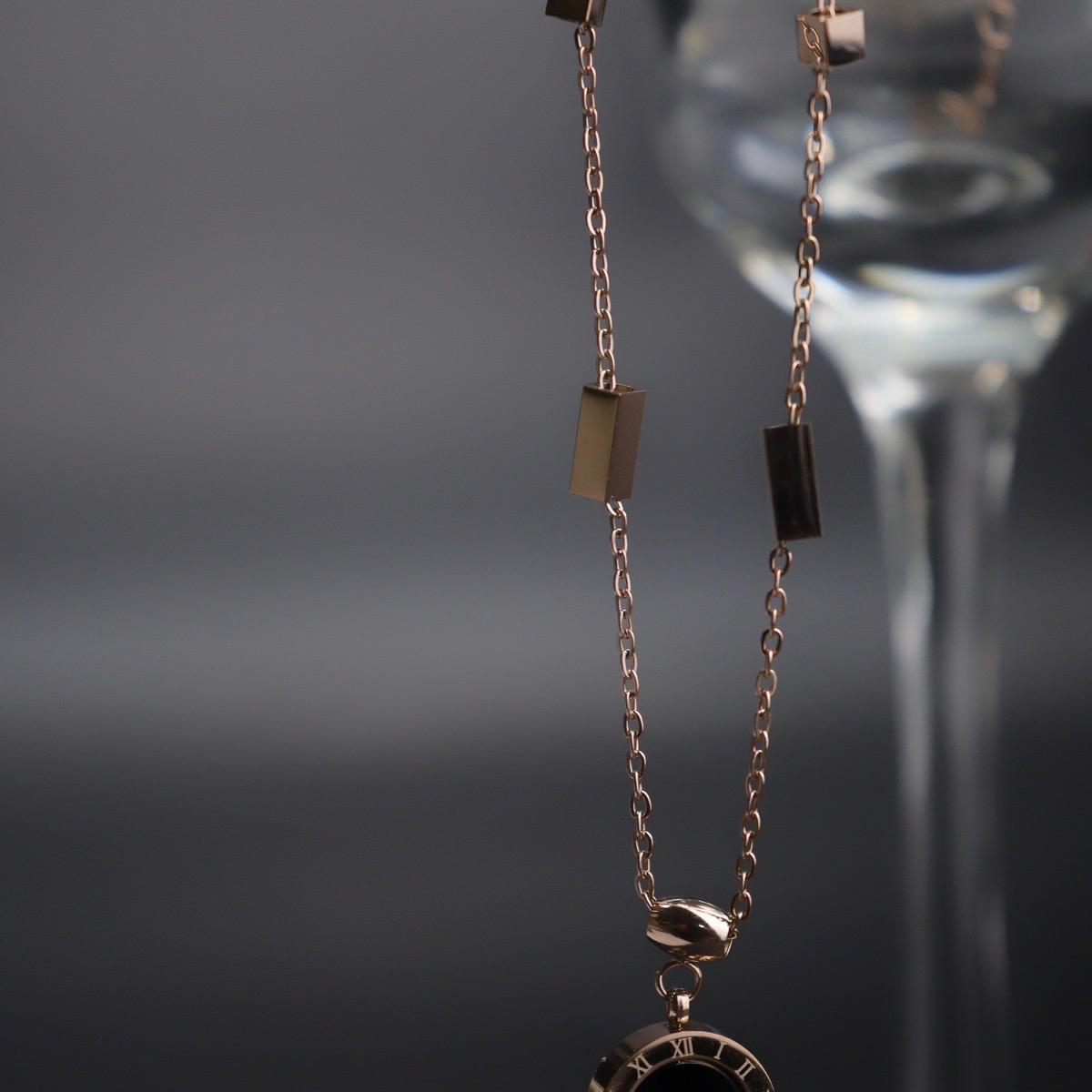 De Cavalier Necklace reversible black and white 301 matching reversible bracelet available main image 0