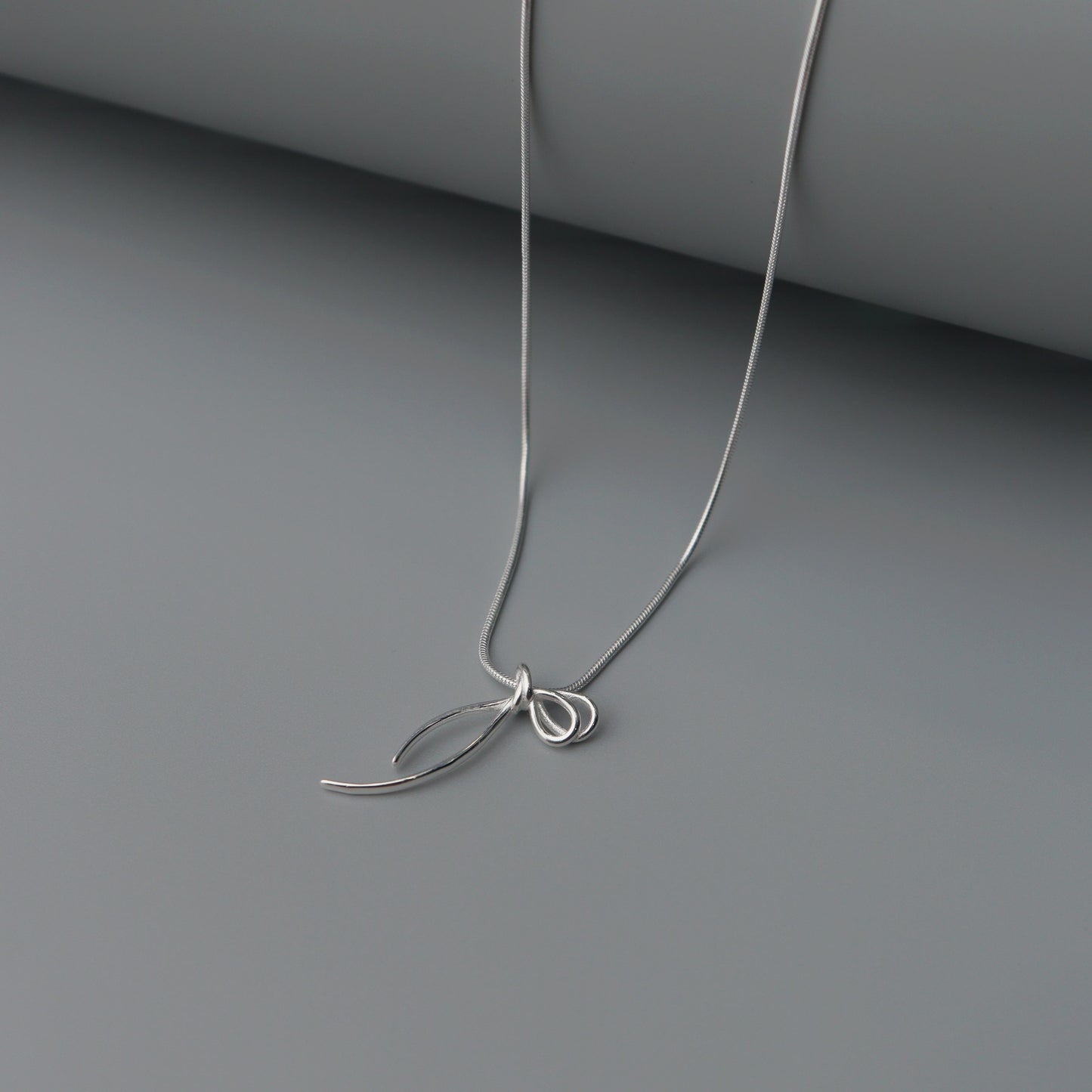 SLOANE S925 Silver Thin Knot Thread