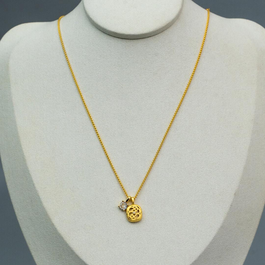 VEA Square Floral Pendant Chain Necklace For Women's