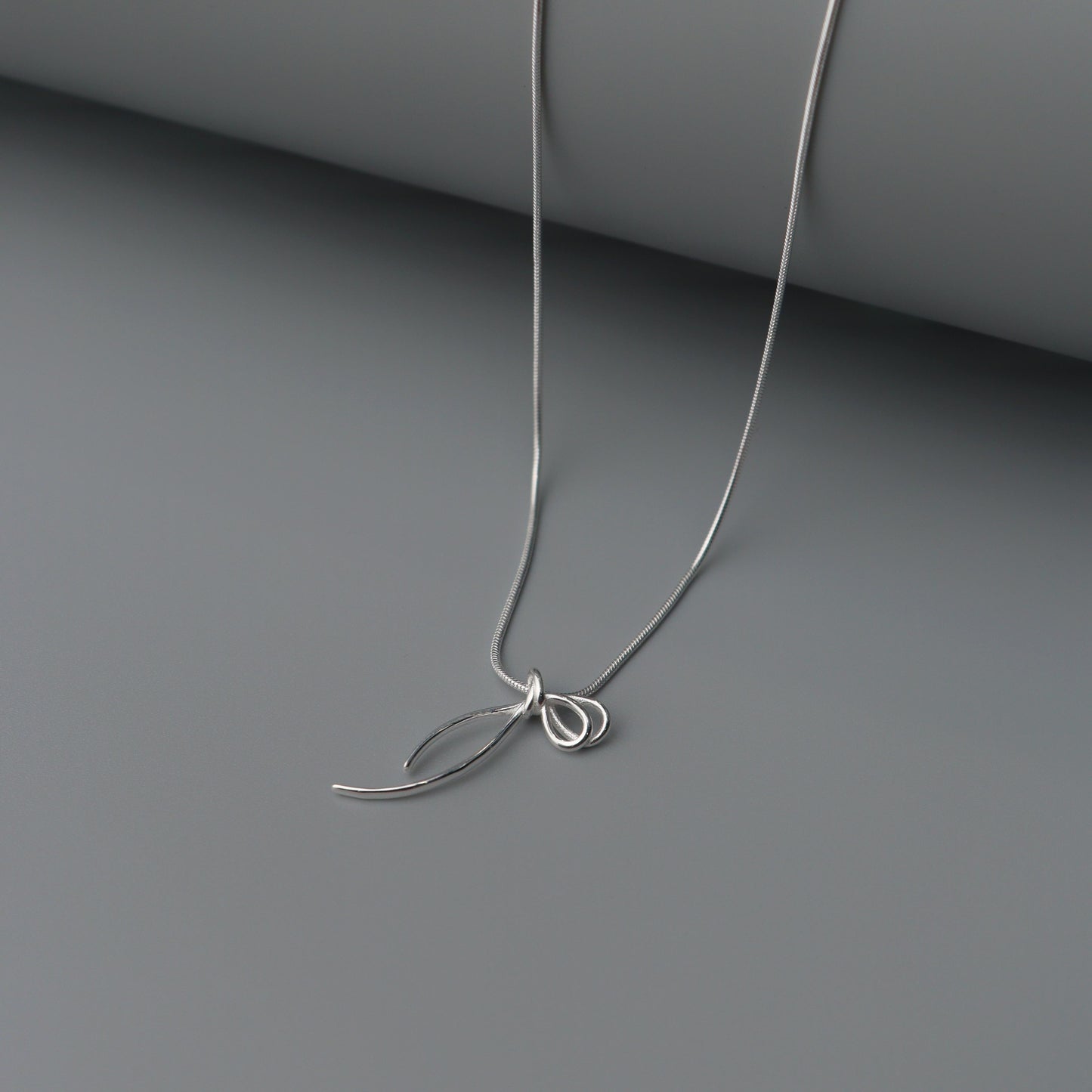 SLOANE S925 Silver Thin Knot Thread