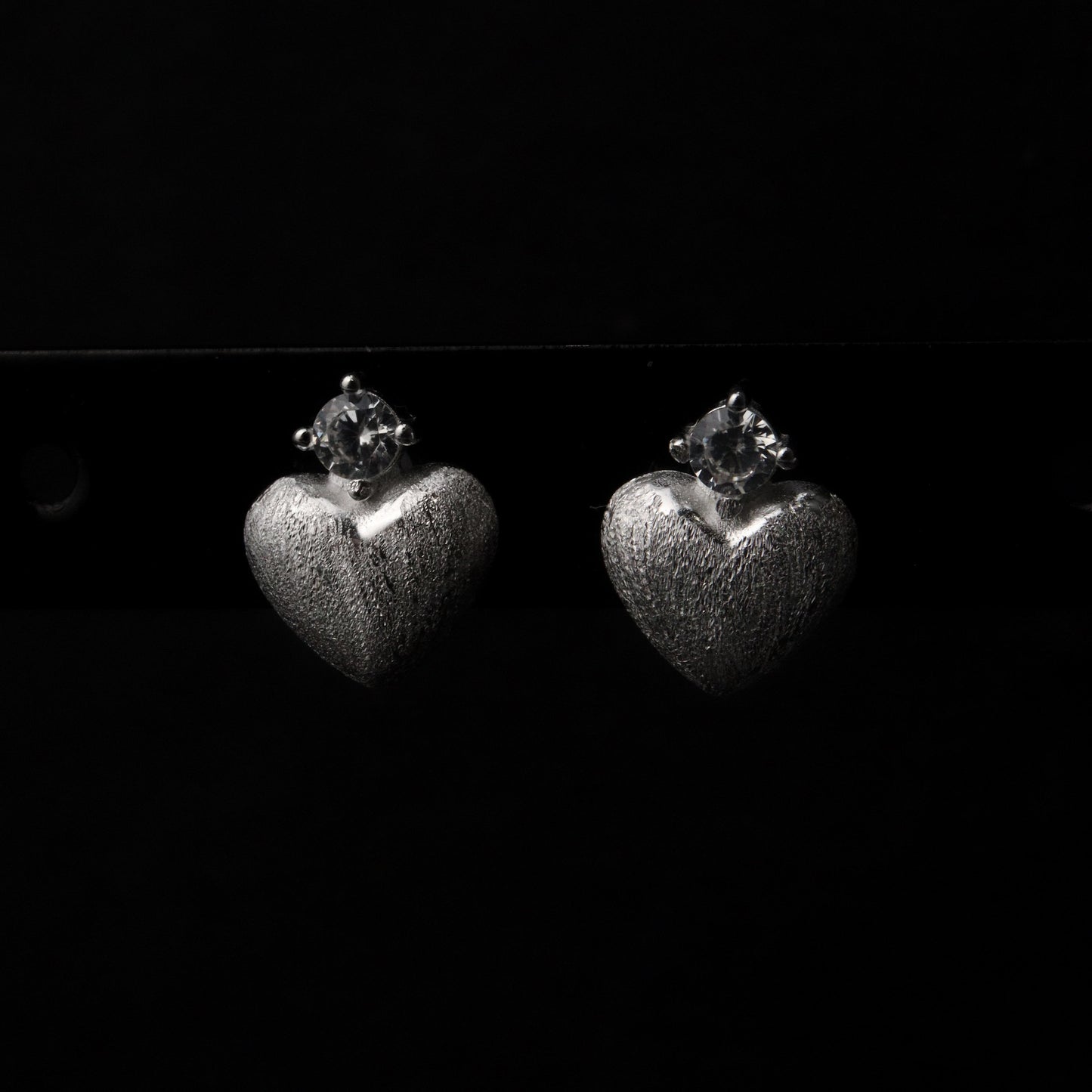 CECIL S925 Silver Heart Shape Scratched Style Stud Earrings