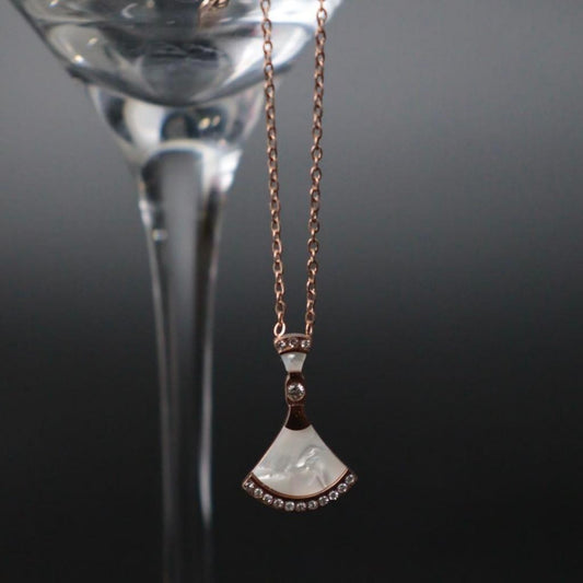 SKYLAR Rose Gold Fan Shape Pendant Chain Necklace