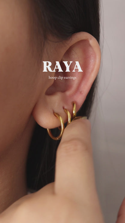 RAYA Small Thin Hinged Earrings
