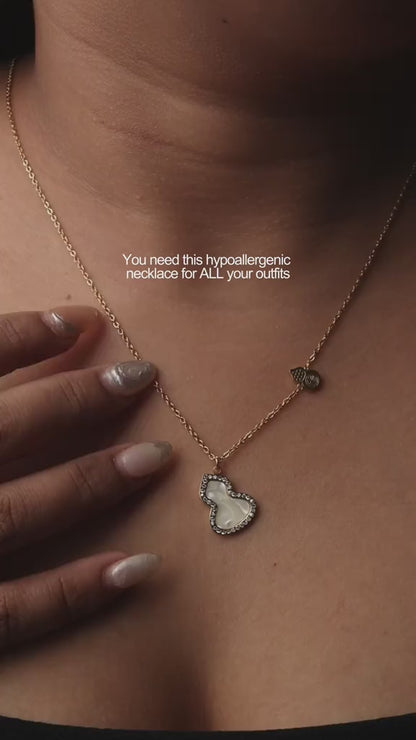 AVERY Double Gourd Pendant Chain Necklace